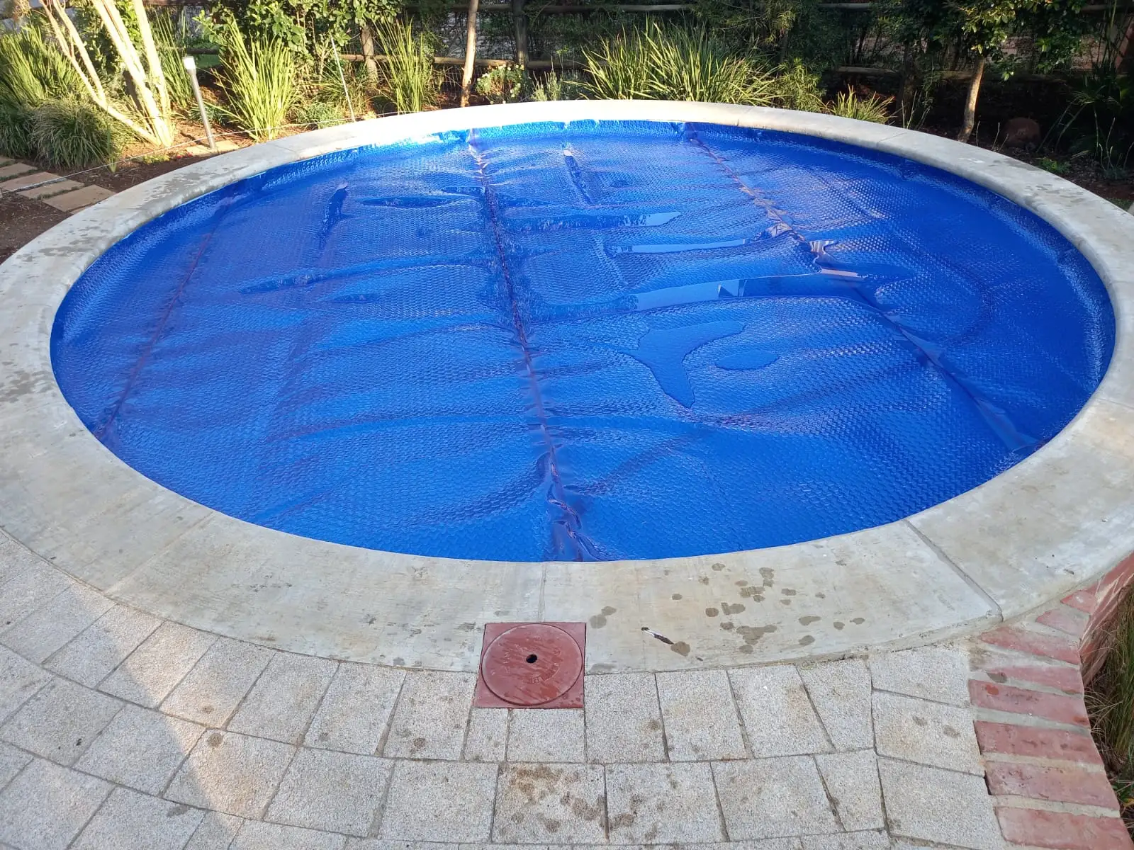 Available in blue and black: SOLAR-LAB Advantage pool solar blankets SOLAR-LAB Advantage pool solar blanket colour options