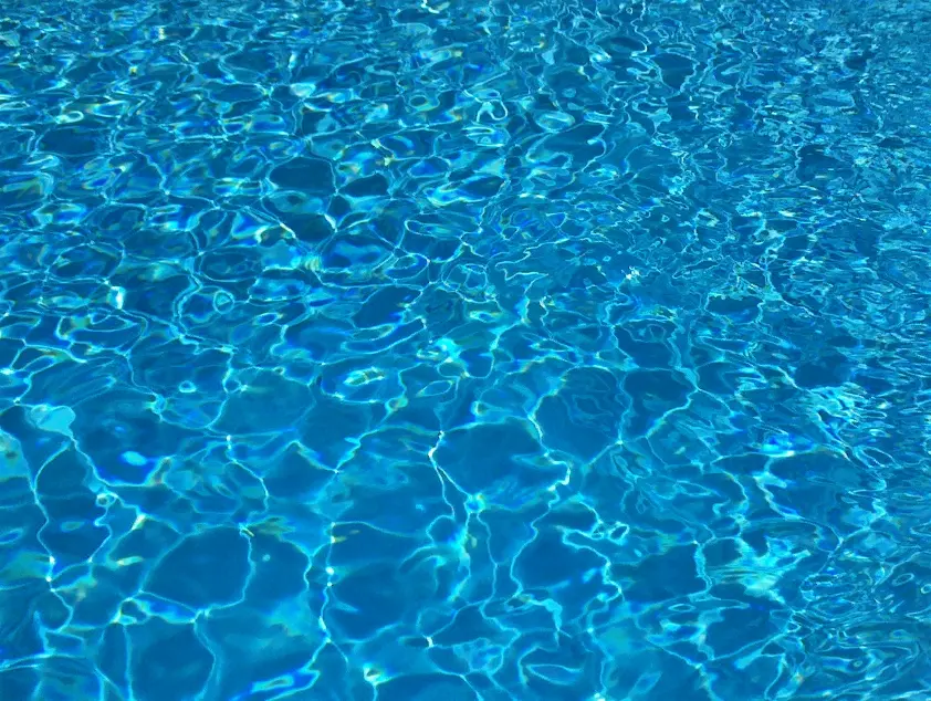 Calculate the perfect number of solar panels for your pool Pool heating background